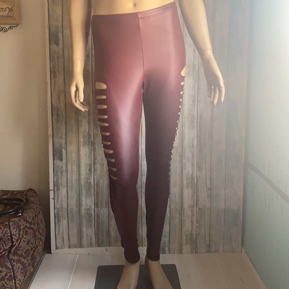Edgy Trendy Ripped Leggings / Burgundy / Size L